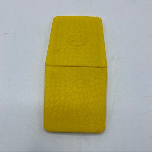 Goody Hair Pick With Safety Cover Metal Teeth Comb Textured Case Vintage Yellow - Picture 5 of 5